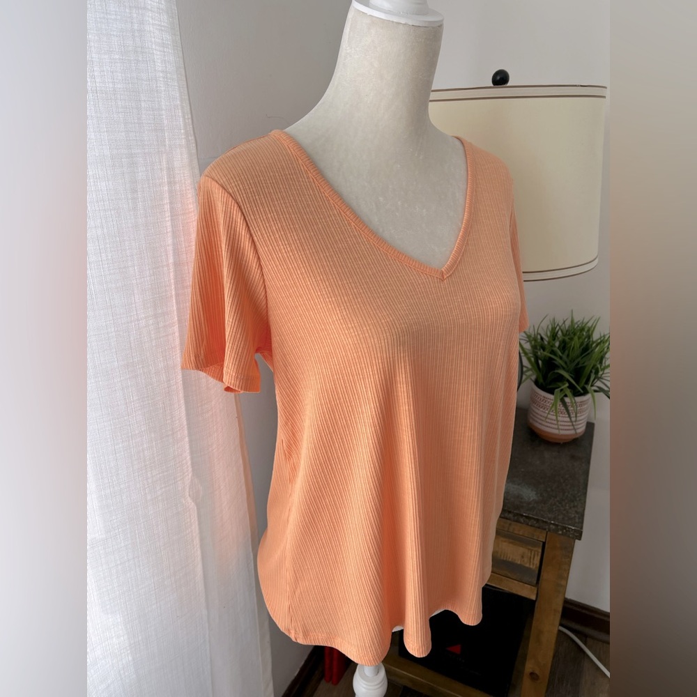 NWT Old Navy luxe ribbed slub knit T-shirt - Picture 3 of 6